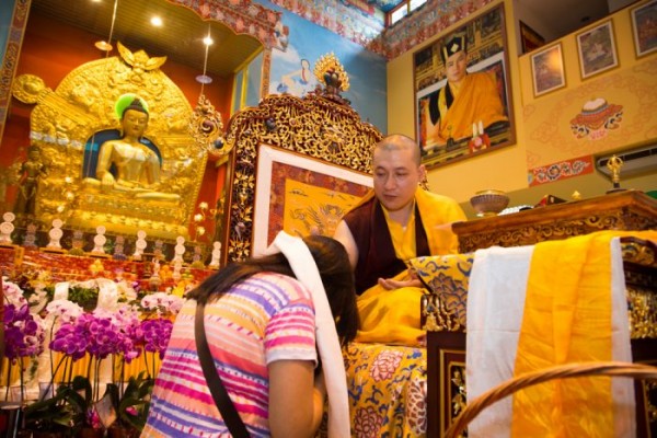 Karmapa-in-Malaysia-blessing-MJ-160521-02-106-700x467